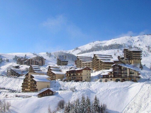 Ski-in/ski-out & foot of the slopes, 2nd floor, view panoramic, balcony, tv, ski locker, 55m²