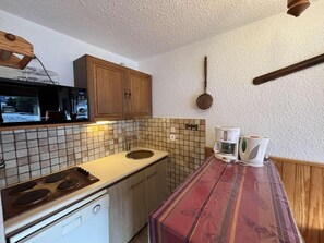 Fridge, microwave, dishwasher