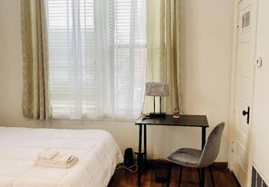 1 bedroom, desk, WiFi, bed sheets