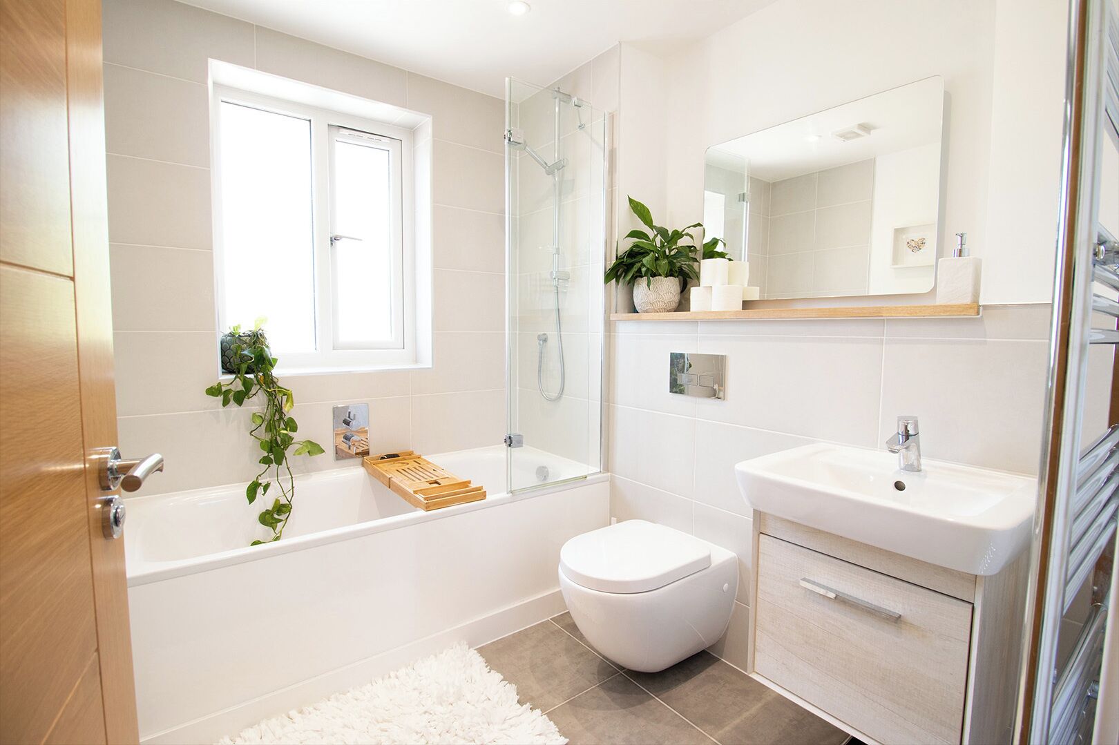 Bathtub, hair dryer, towels