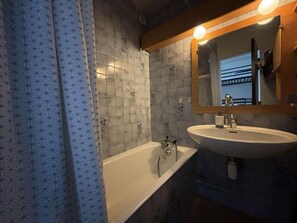 Badewanne, Haartrockner