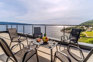 Terrace/patio - Villa Vid - Five Bedroom Villa, Sleeps 10 (Vela Farska)