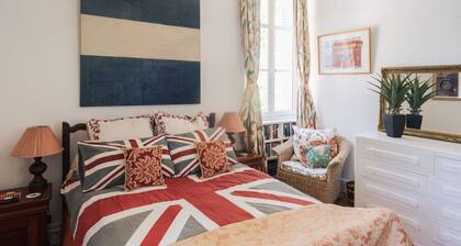 Chateau Bellevue - Huit Chambres , Couchages 16