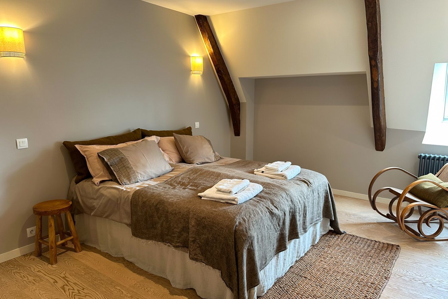 6 chambres, fer et planche à repasser, accès Internet, draps fournis
