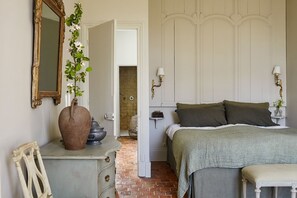 6 camere, ferro/asse da stiro, accesso a Internet, lenzuola