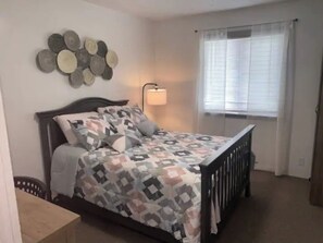 3 Schlafzimmer, Schreibtisch, Bügeleisen/Bügelbrett, kostenloses WLAN