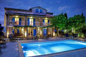 Outdoor pool - Beautiful country house TOPAZ****Porec/Dracevac, air conditioning 5 min. to the sea (Porec)