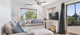 Oceanview Lodge by Peppy Beach Retreats® (5 Adults), Lodge