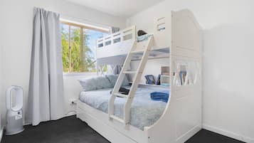 2 bedrooms, iron/ironing board, travel crib, internet