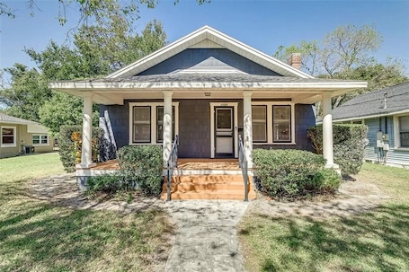 Exterior. Mid Century Bungalow Minutes from Downtown