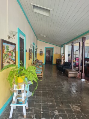 Petit déjeuner préparé sur commande (6 USD par personne)