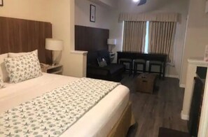 1 bedroom, in-room safe, desk, iron/ironing board