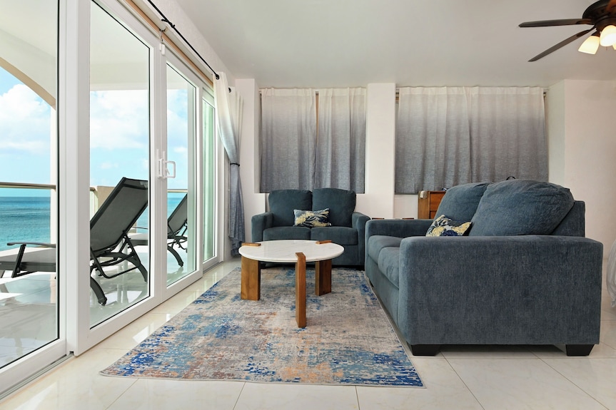 Oceanfront Condo W/ Terrace, Pool At El Cantil 3cs - Cozumel