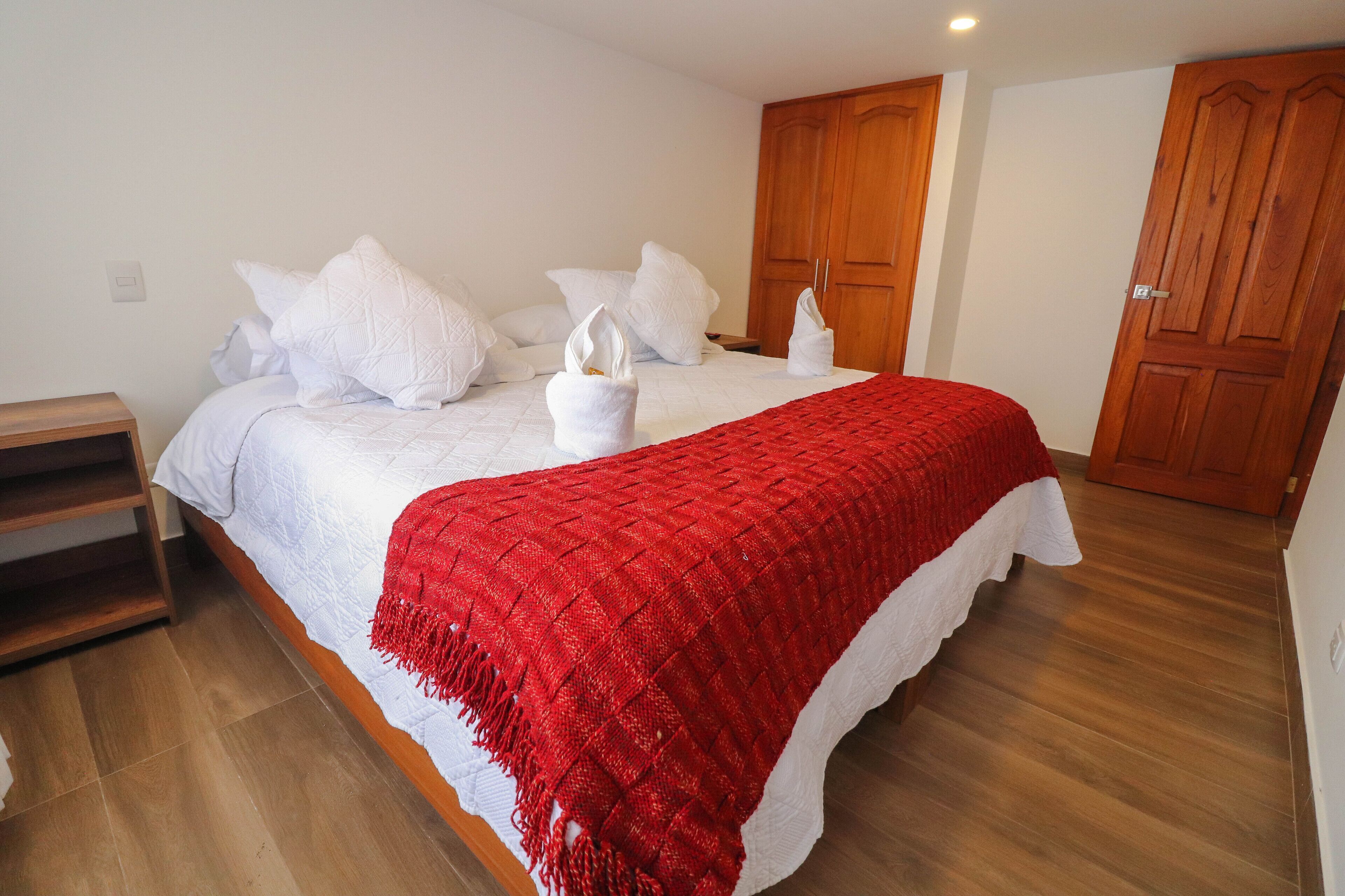 Premium bedding, down duvets, free WiFi, bed sheets