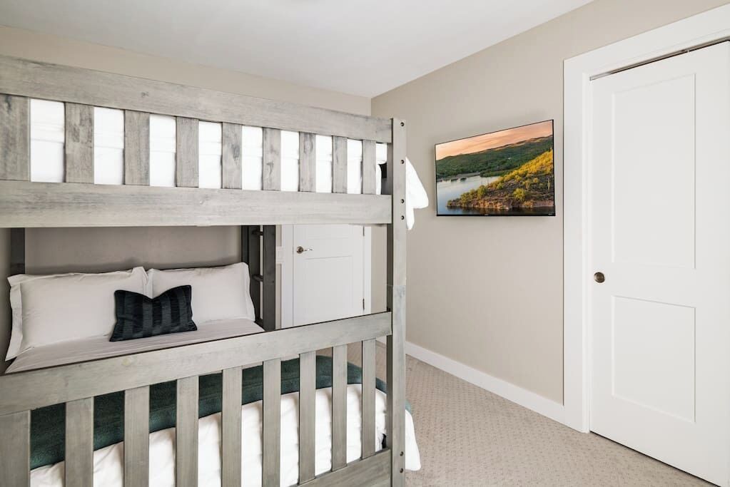 King Bed | Heated Pool |Chefs Kitchen |4BD