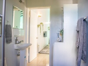 Apartment | Bathroom
