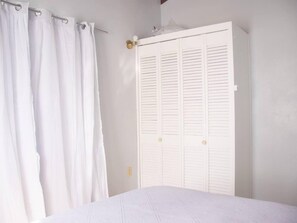 Apartment | 2 bedrooms, free WiFi, bed sheets