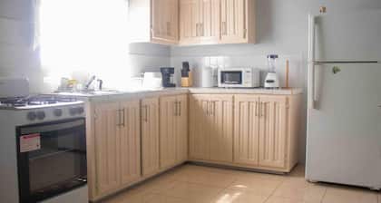 Apt 2 Stylish 2 bed Cosy and Comfortable