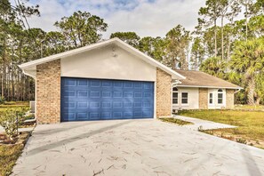 Exterior - Palm Coast Home ~ 7 Mi to Flagler Beach! (Palm Coast)