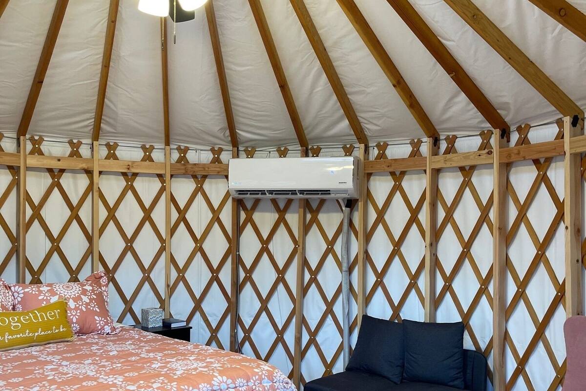 Exclusive Studio | 1 bedroom, iron/ironing board, free WiFi, bed sheets