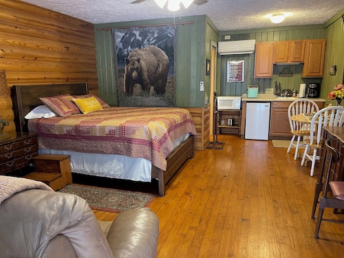 Mountain Aire Cottages, Inn & Glamping