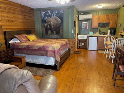 Mountain Aire Cottages, Inn & Glamping