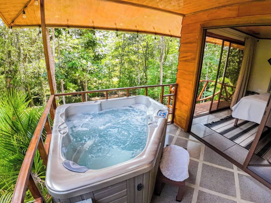 Comfort bungalow, uitzicht op bergen | Luxe beddengoed, verduisterende gordijnen, gratis wifi, beddengoed