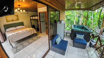 Bungalow Deluxe | Cortinas opacas, wifi gratis, ropa de cama