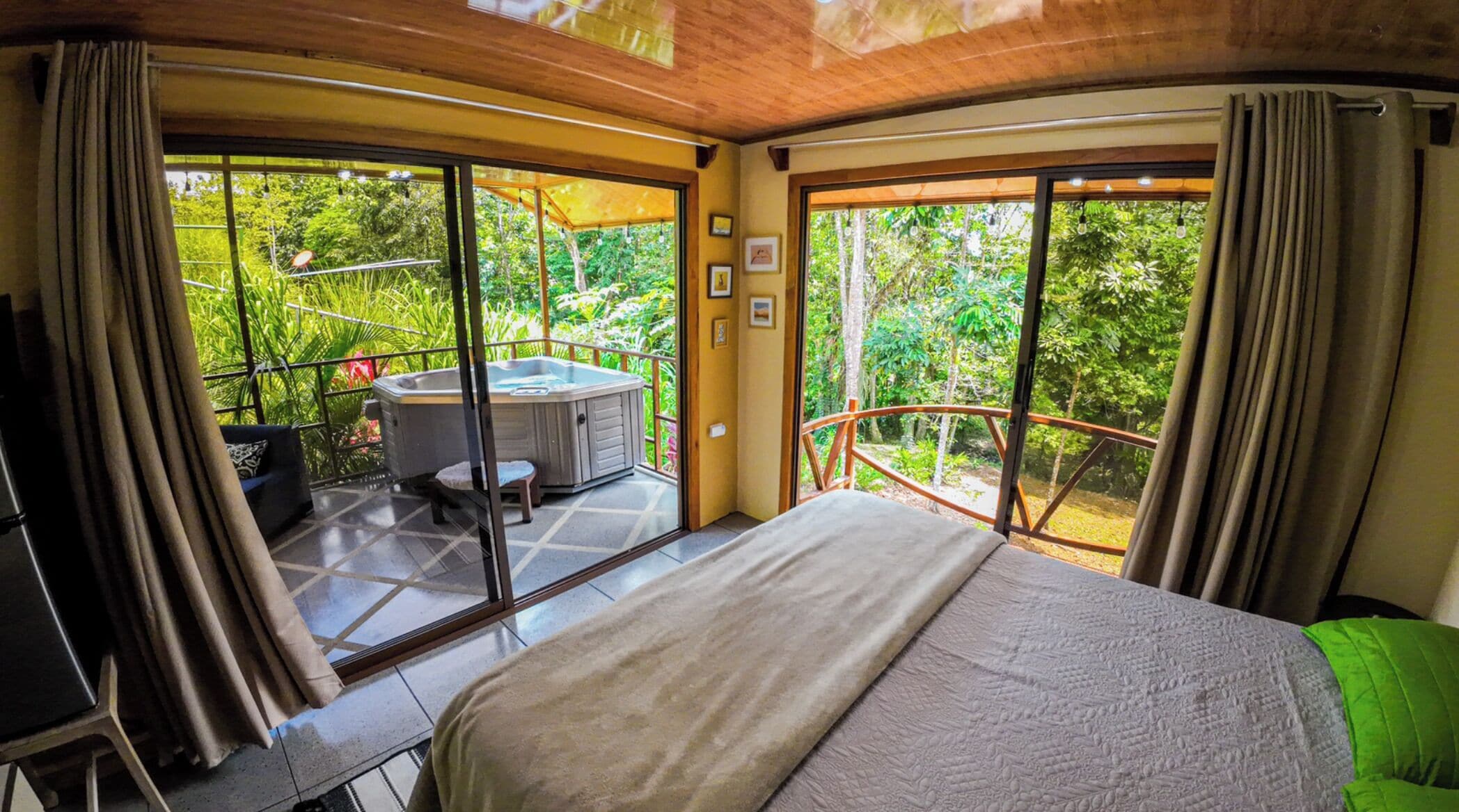 Comfort Bungalow, Mountain View | Premium bedding, blackout drapes, free WiFi, bed sheets