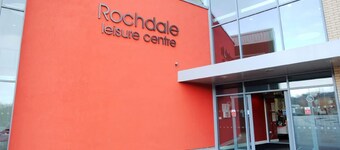 3 Bedroom House in Central Rochdale cul-de-sac Free Parking & Fast Wi-Fi