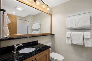 Bathroom - 2 Bedroom 2 Bathroom Chalet in Stowe (Stowe)