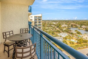 Appart'hôtel, 2 chambres | Balcon