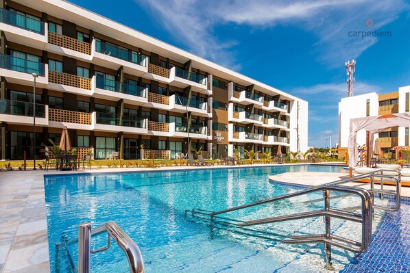 Apartamento | Piscina | 4 piscinas externas