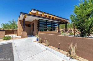 Exterior - Beautiful Guard Gated Grayhawk Townhome - Available Dates> March 30-April 19! (Scottsdale)