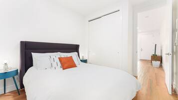 1 slaapkamer, een strijkplank/strijkijzer, reisbedje, gratis wifi