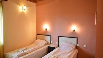 Free WiFi, bed sheets