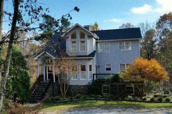 Front of Mountain Bliss Retreat