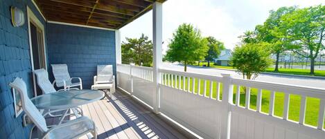 Condo, 2 Bedrooms | Property grounds