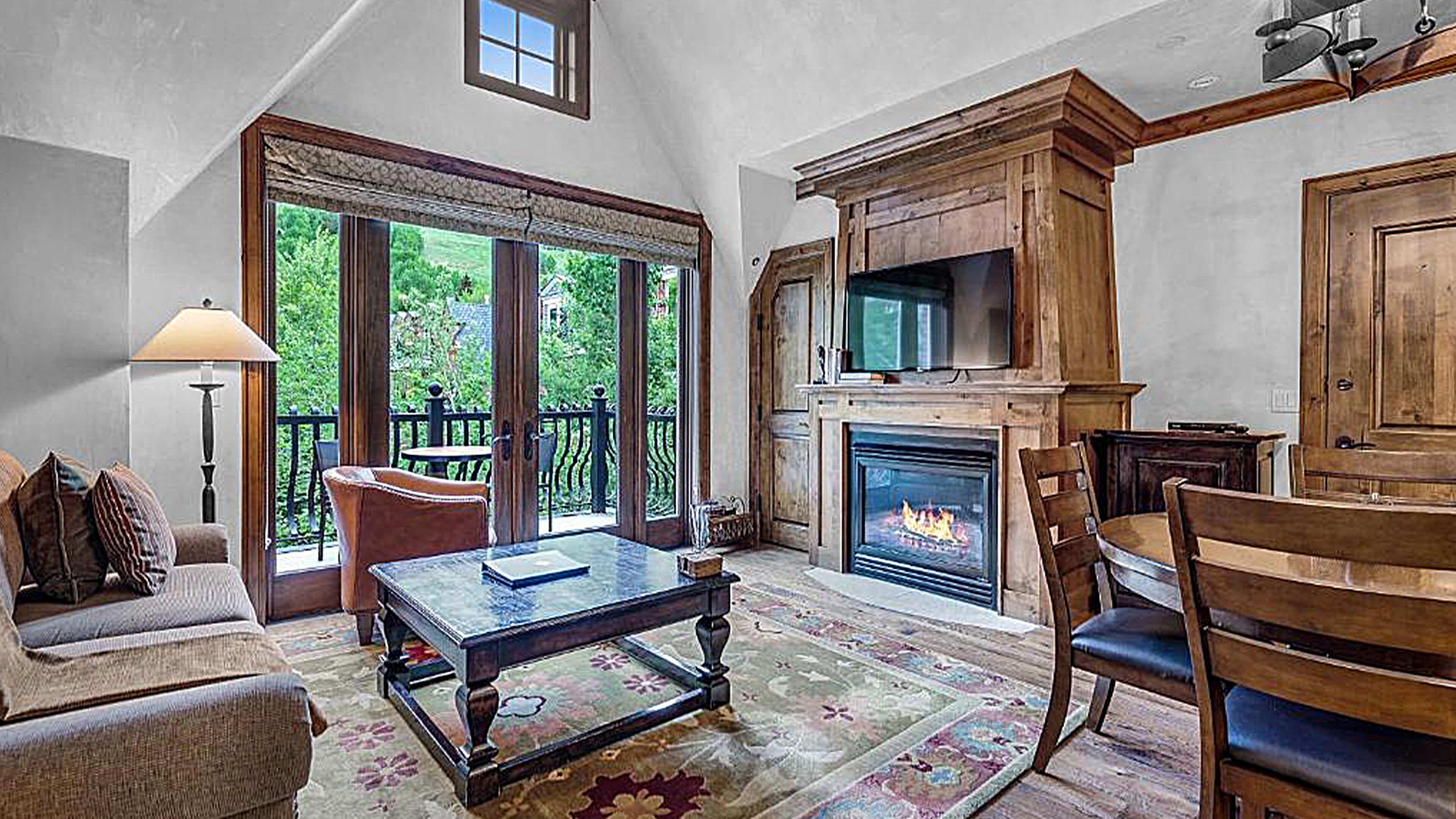 المنشأة من الداخل