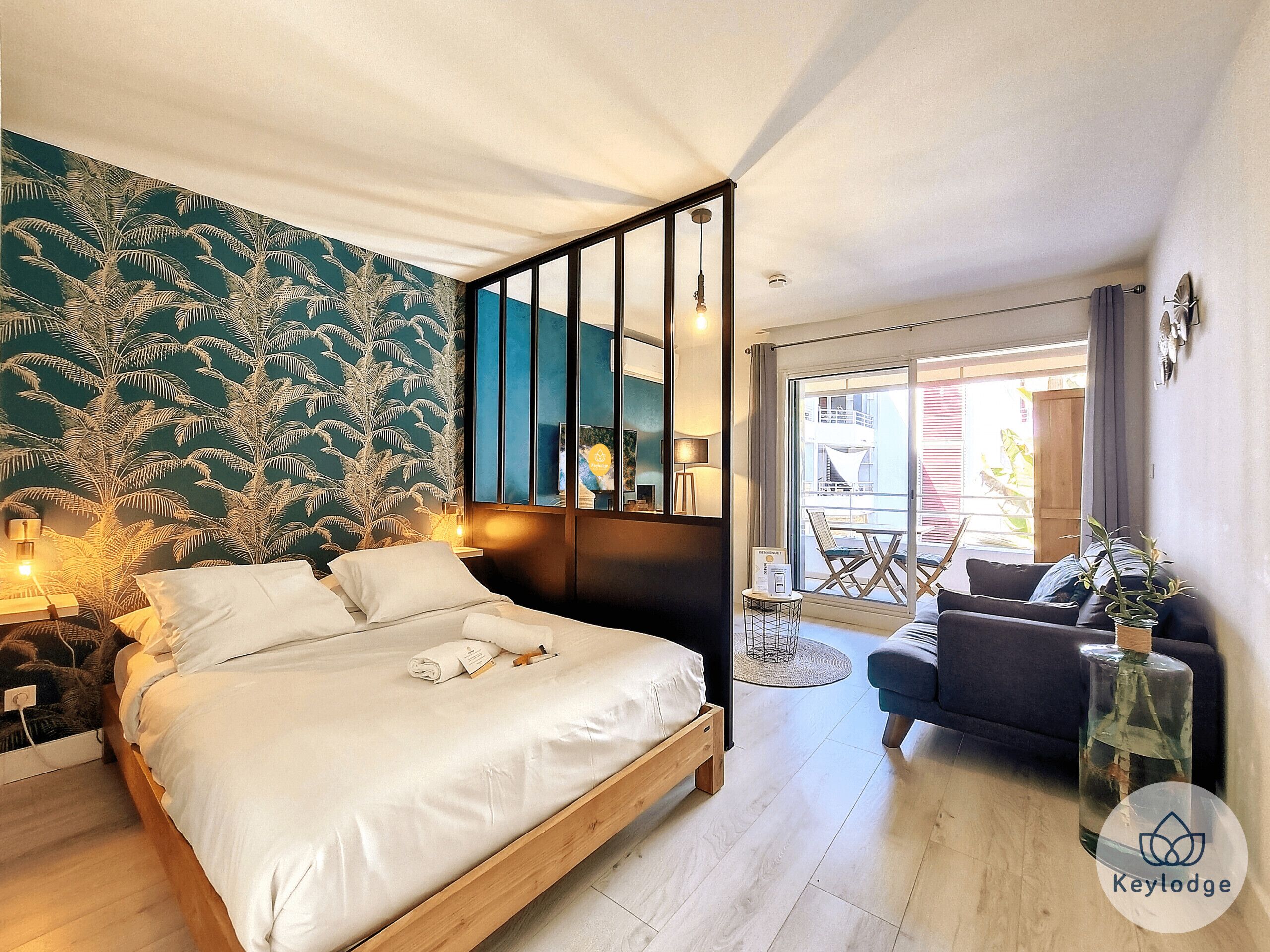 Fer et planche à repasser, Wi-Fi gratuit, draps fournis