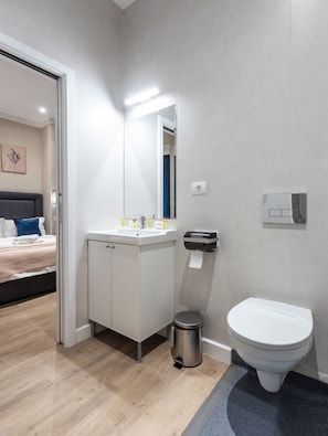 Bathroom - Degoya Studios Bucharest Oldtown (Bucharest)