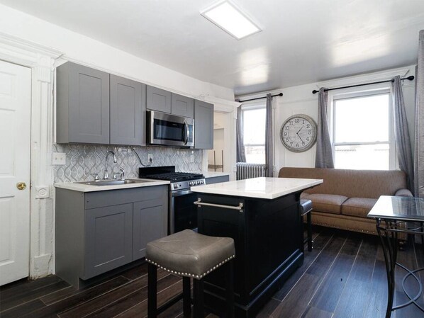 Fridge, microwave, oven, stovetop