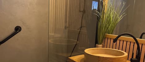 Douche, séchoir à cheveux