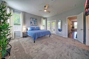 4 bedrooms, desk, iron/ironing board, free WiFi