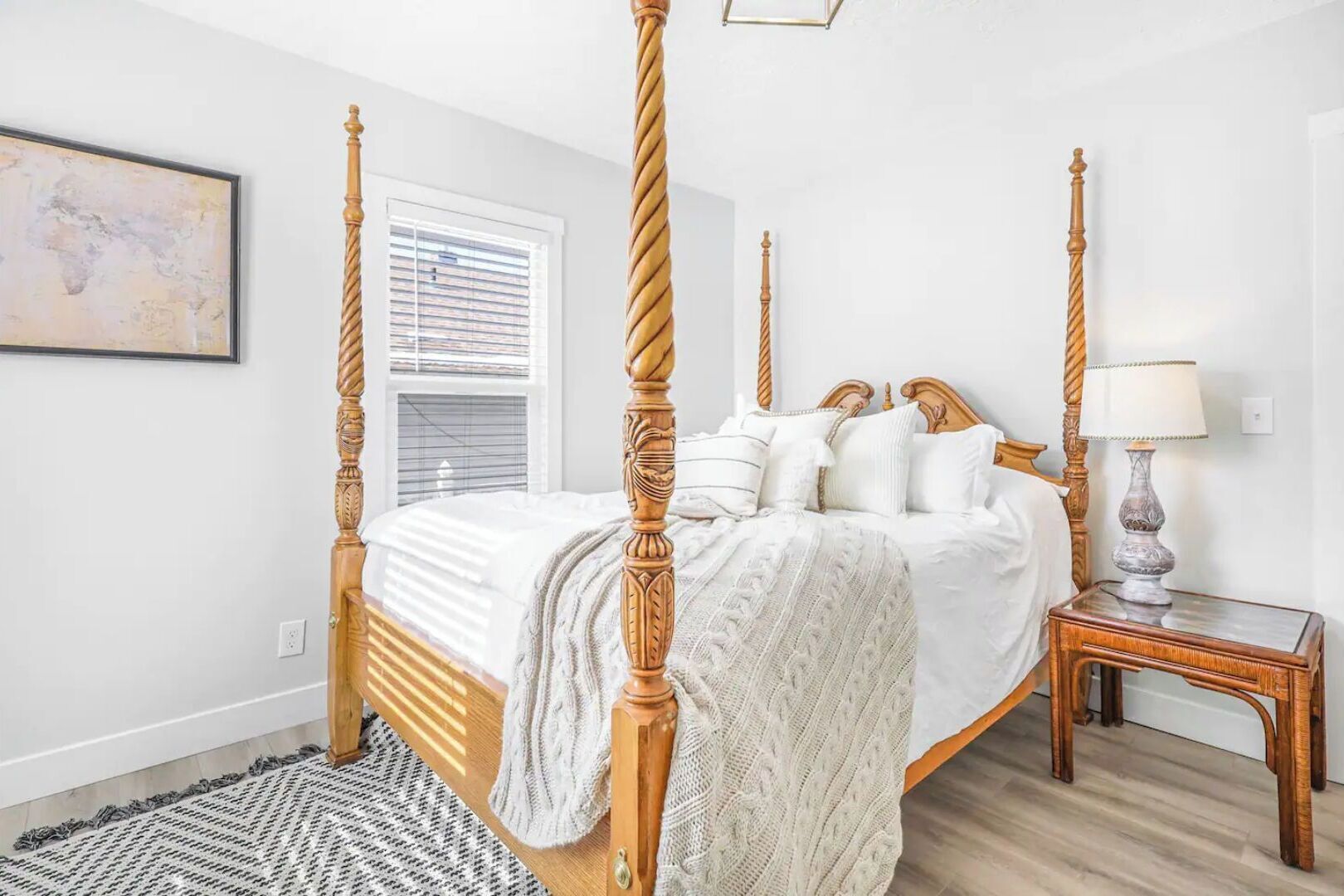 3 bedrooms, desk, iron/ironing board, travel cot