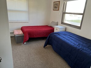 5 bedrooms, free WiFi, bed sheets - Large space and comfortable accommodations for big groups. (Garrison)