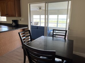 Dining - WINTER 24-25 NOW AVAILABLE ! Amazing Views, Great Fishing Lake and Pet Friendly! (Frostproof)