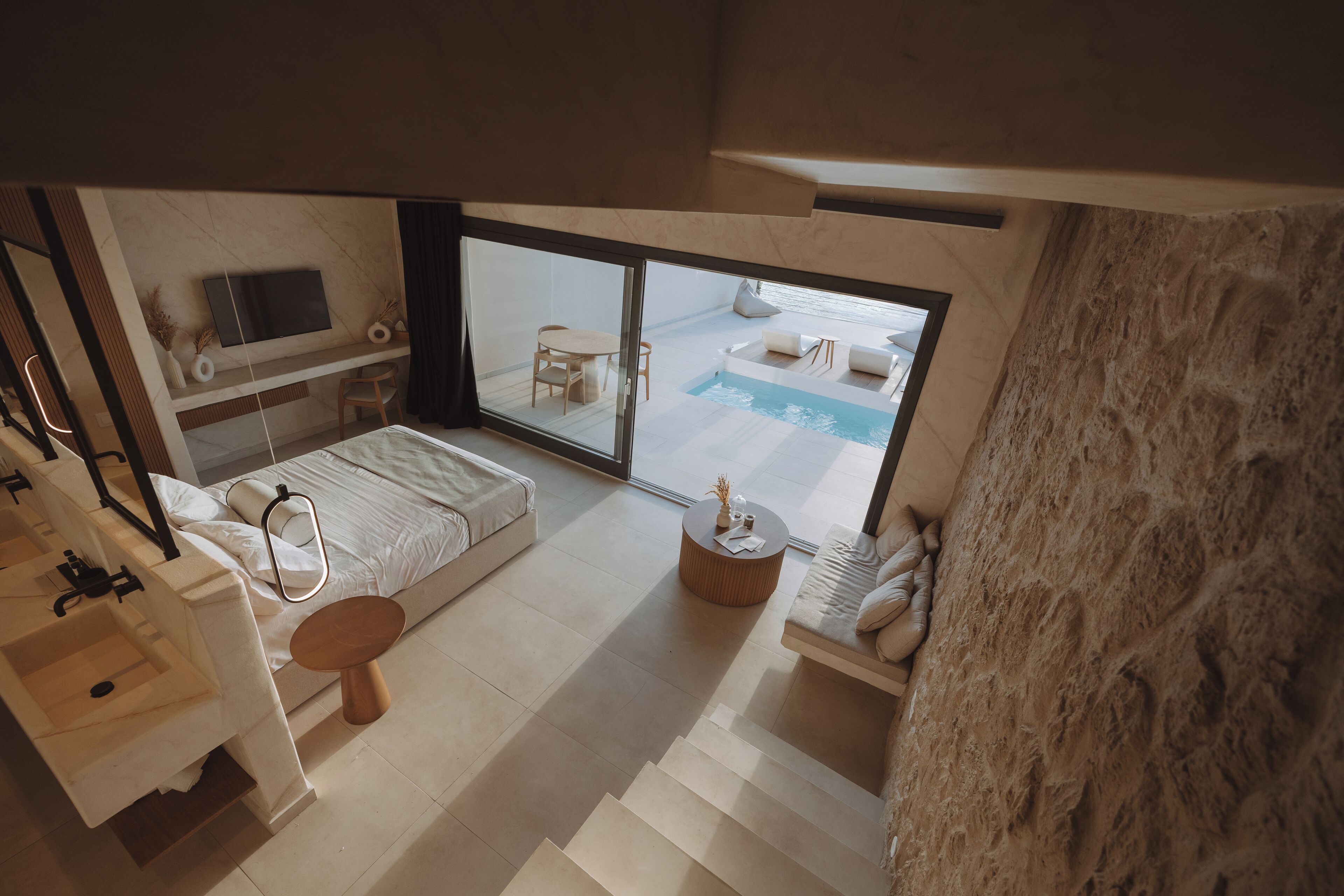 Photo - Pnoe Luxury Suites