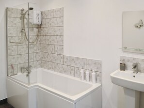 Towels - 2 bedroom accommodation in Lynemouth, near Creswell (Lynemouth, near Creswell)