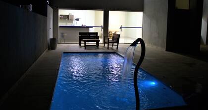 Spacious townhouse with pool 1.5 km from the center